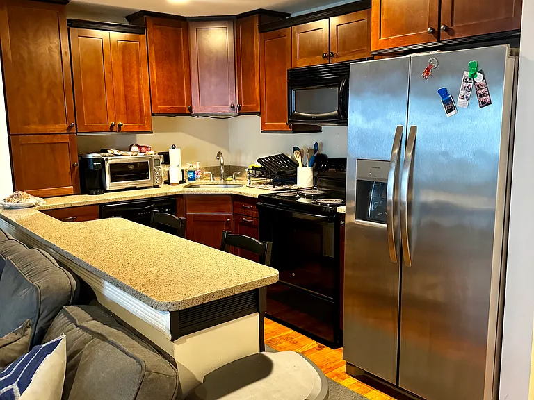 153 W 6th St #1 — Photo 16