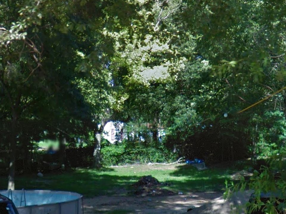 2nd image of 1503 E Ave