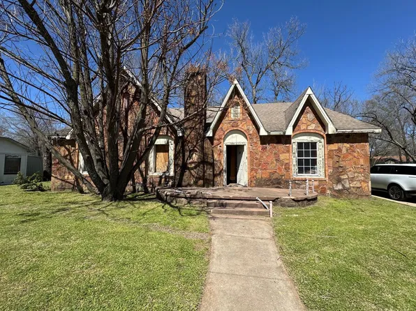 401 Pine Bluff St, Paris, TX 75460