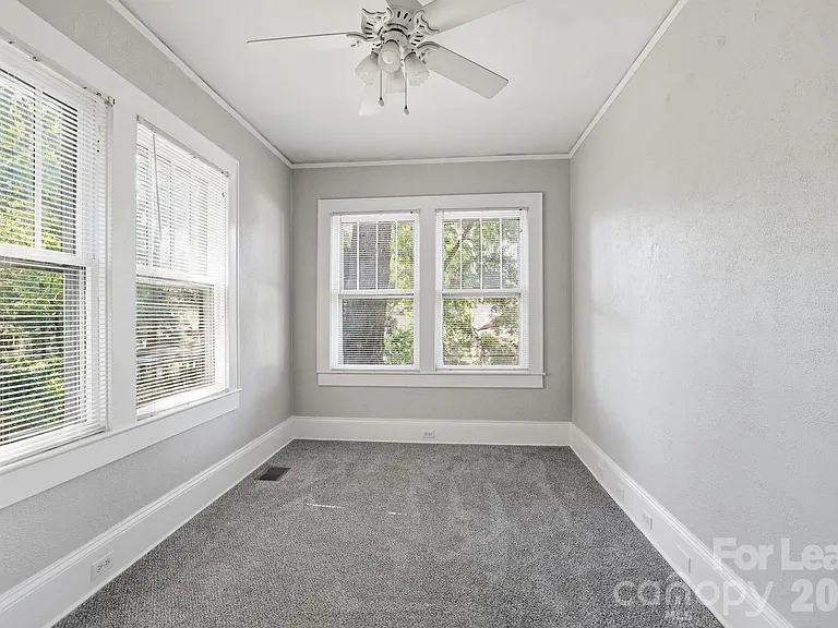 525 W 3rd Ave — Photo 18