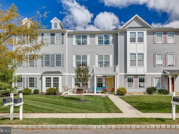 30 Mountie Ln, Chesterfield, NJ 08515