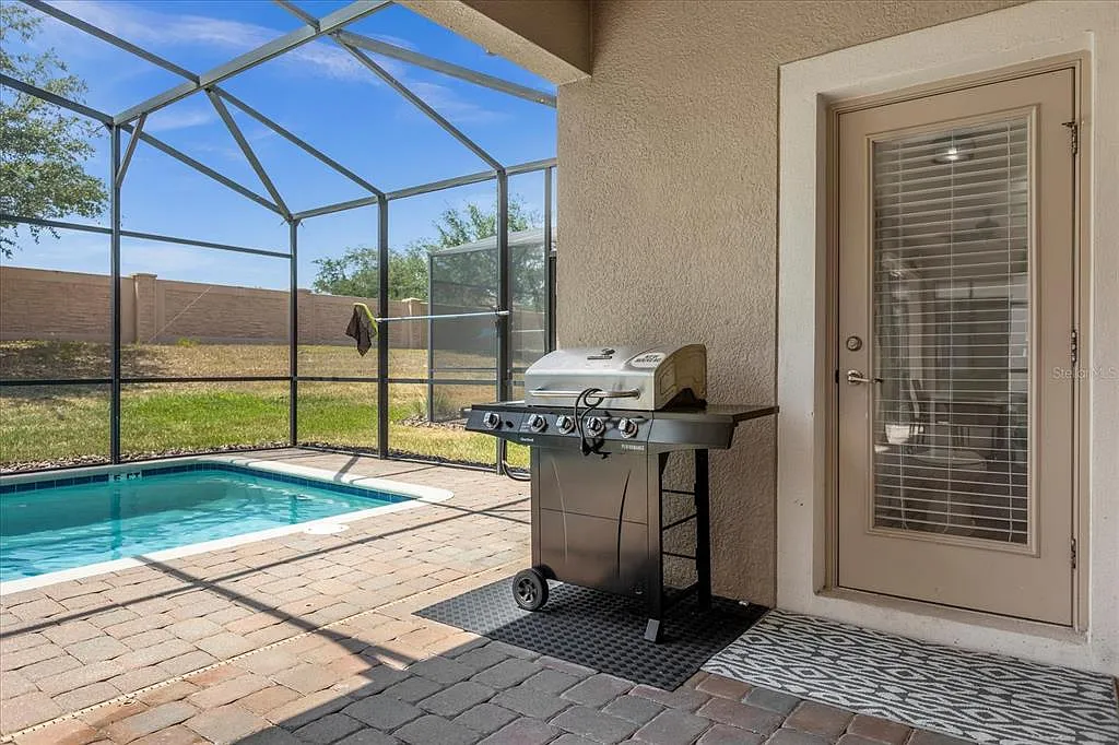 6 bed, 6.0 bath, 3348 sqft, $4,000 — Photo 3