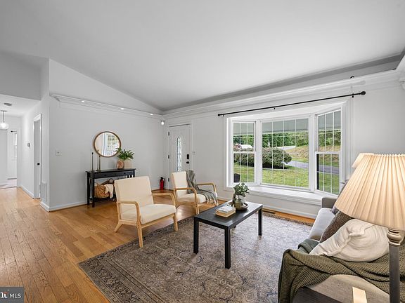 4th image of 2510 Cedarhurst Dr