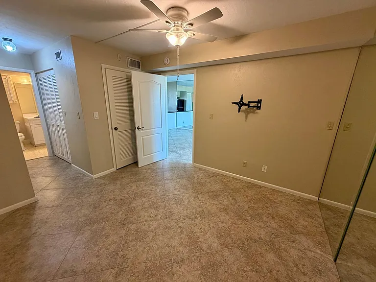 1024 Anglers Cv — Photo 11