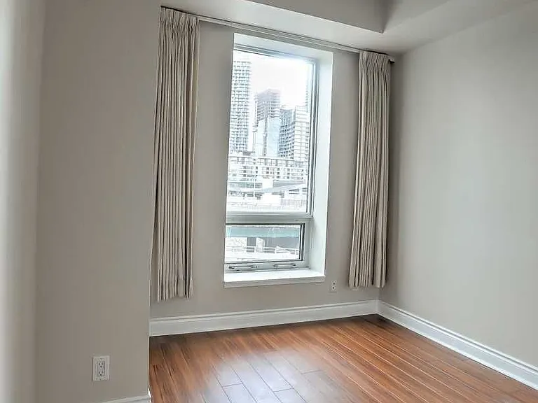 500 Queens Quay W #610W — Photo 19
