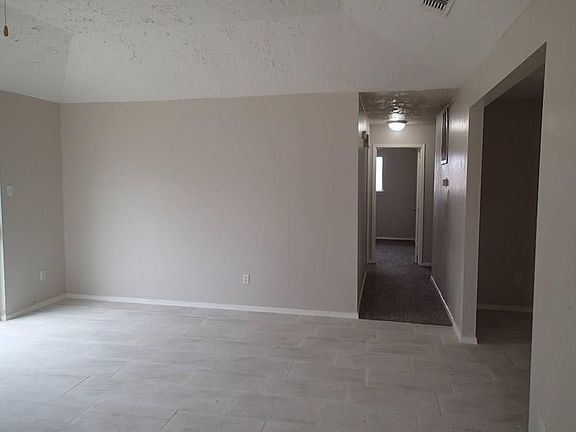 4th image of 327 Oakdale Dr