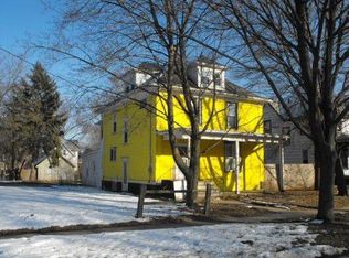 1041 8th St, Beloit, WI 53511