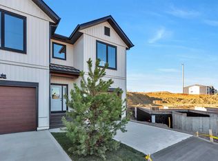 58 E Concord Rise, Sylvan Lake, AB T4S 0N6
