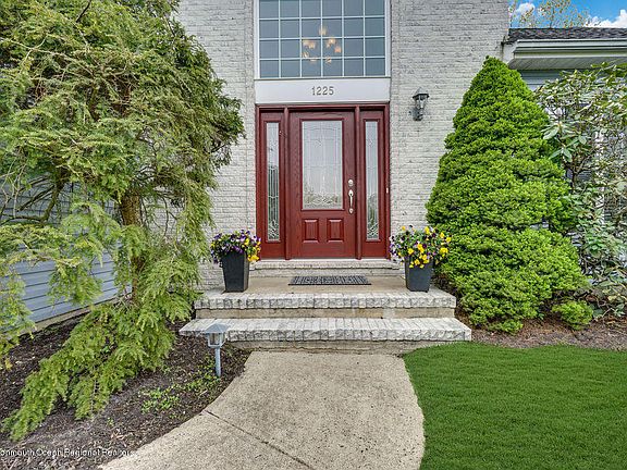 3rd image of 1225 Wilkinson Dr