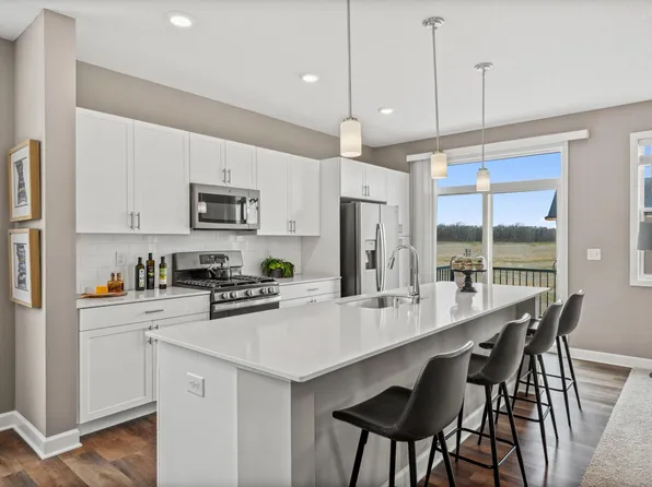 467 Murray Hill Way, Waconia, MN 55387