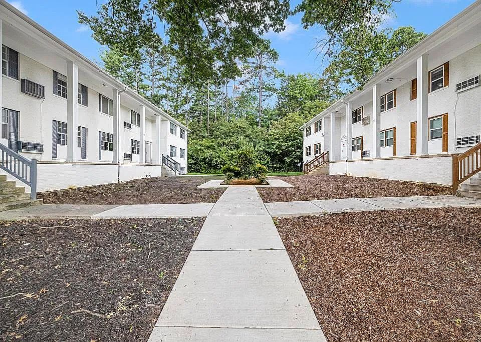 1st image of 1429 Stratford Rd APT 1