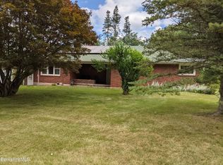 141 Kittredge Rd, Pittsfield, MA 01201