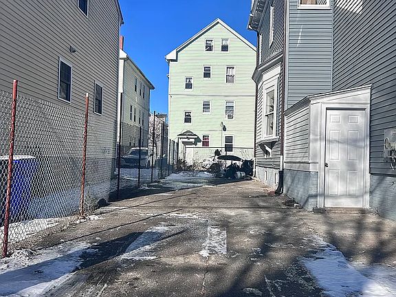 2nd image of 181 Reynolds Ave APT 2