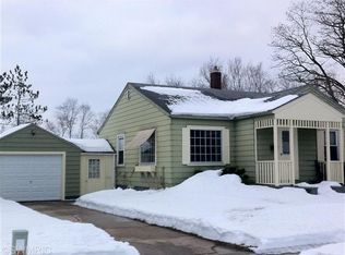 301 8th St, Manistee, MI 49660