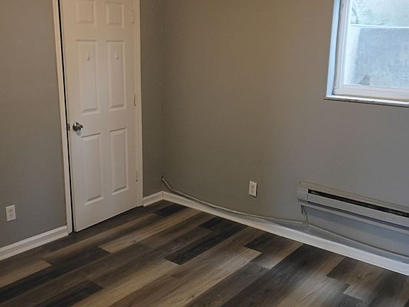 2nd image of 1354-1356 Ohmer Ave #1354A