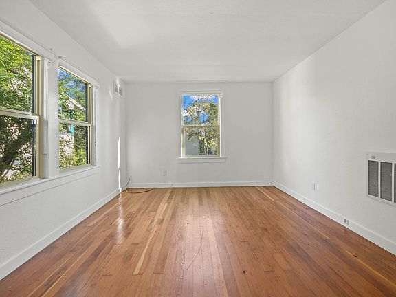 4th image of 1816 Carleton St APT G