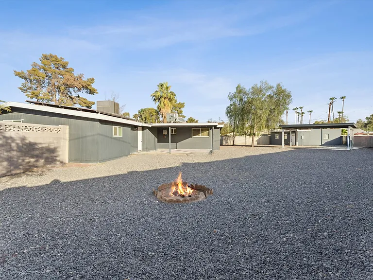 1548 N Upland Cir #B — Photo 18