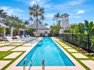 67 8th Ave S, Naples, FL 34102
