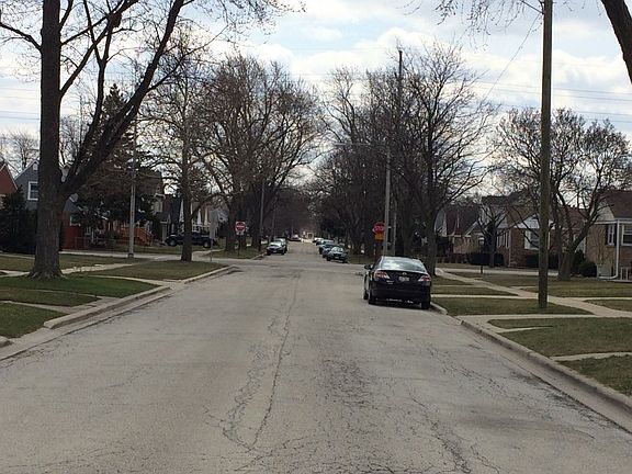 4th image of 3219 Sunset Ln