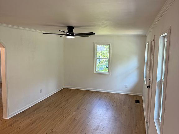 5th image of 401 Circle Dr