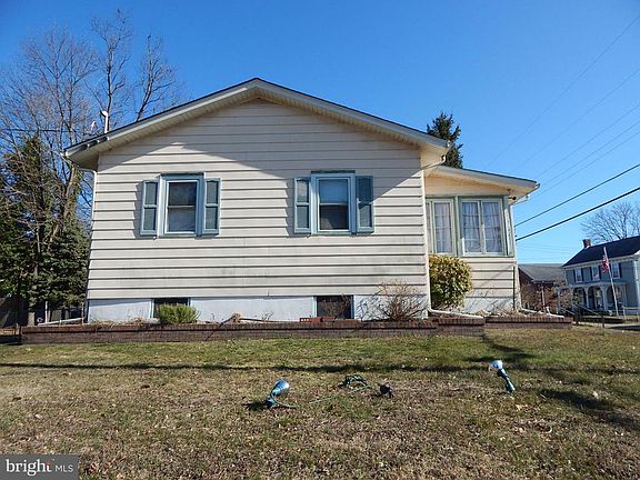 2nd image of 25 Church St