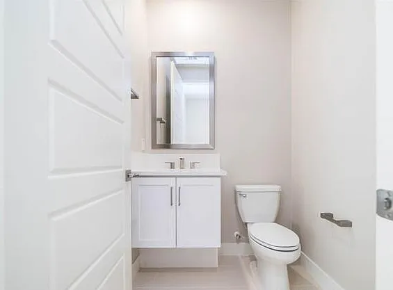 63 Harlow — Photo 13