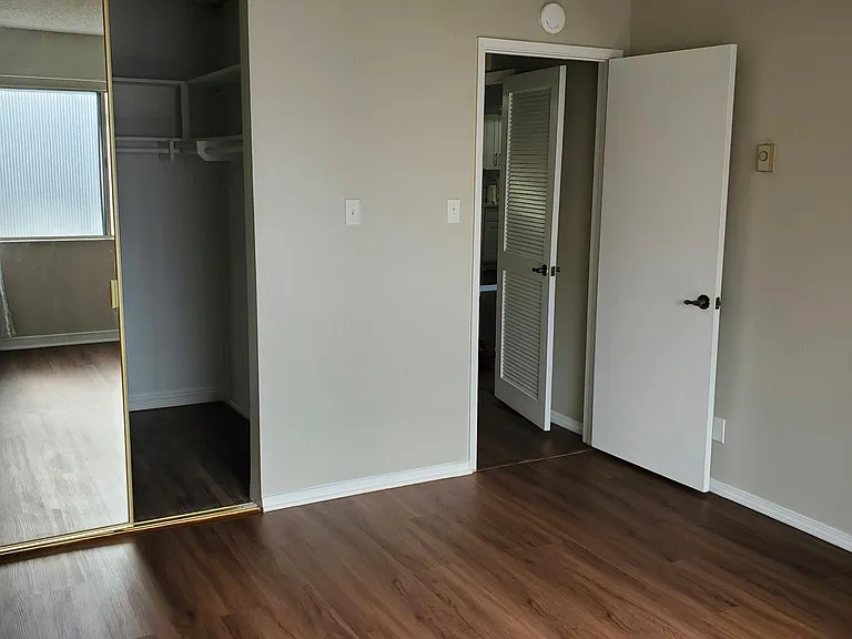 615 E Broadway #202 — Photo 5