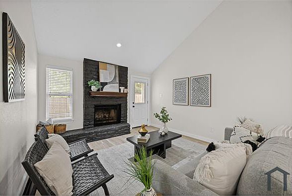 1st image of 16043 Stoneham Cir