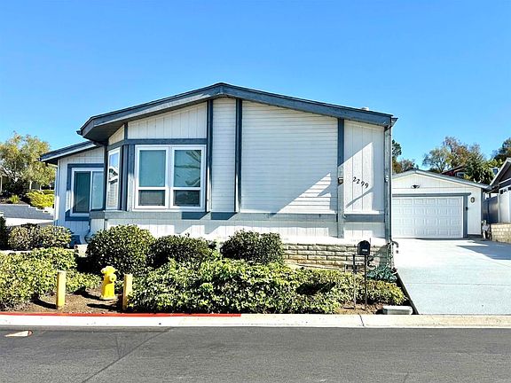 4th image of 2299 Lindsay Dr