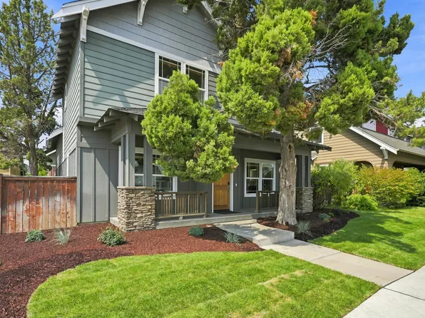 21274 NE Beall Dr, Bend, OR 97701