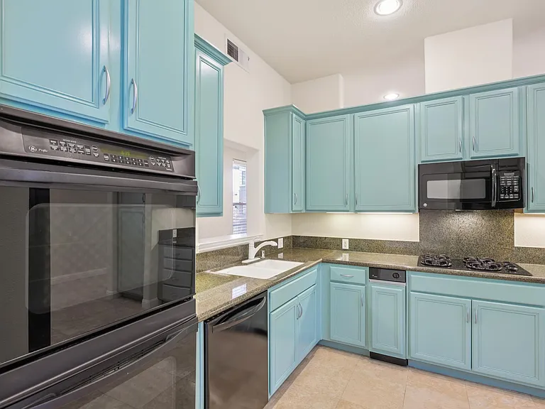435 Sheridan Ave #201 — Photo 21