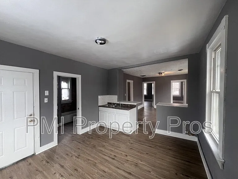 2945 N 23rd St — Photo 32
