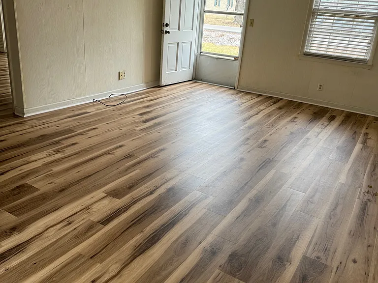 907 Story Ave #907 — Photo 4