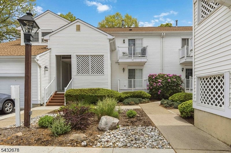1st image of 34 Alexandria Way