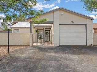 121 Pearl Dr NE, Rio Rancho, NM 87124
