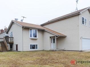 1144 Gail Ln, Buffalo Grove, IL 60089