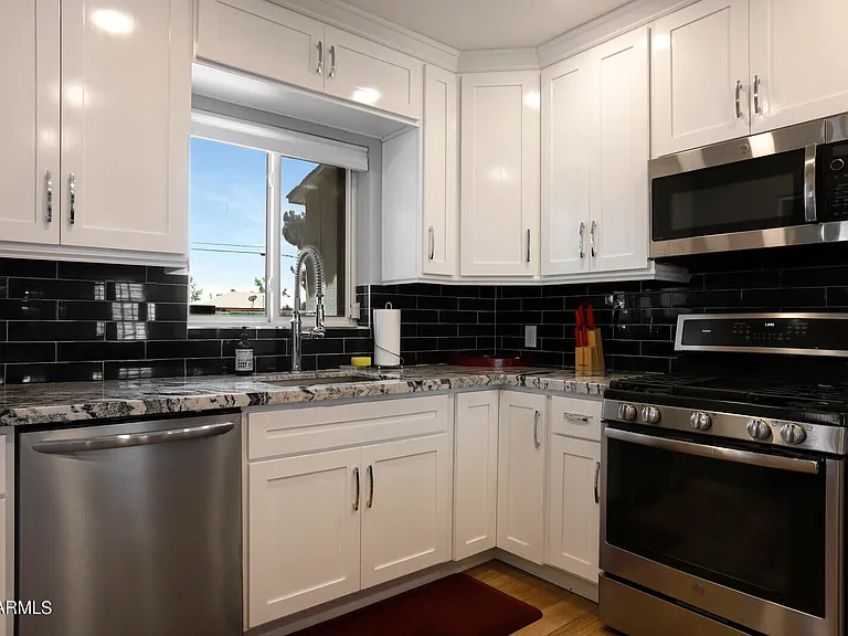2235 E Heatherbrae Dr — Photo 6