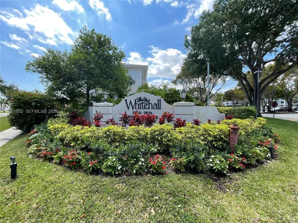 3650 Whitehall Dr APT 305, West Palm Beach, FL 33401