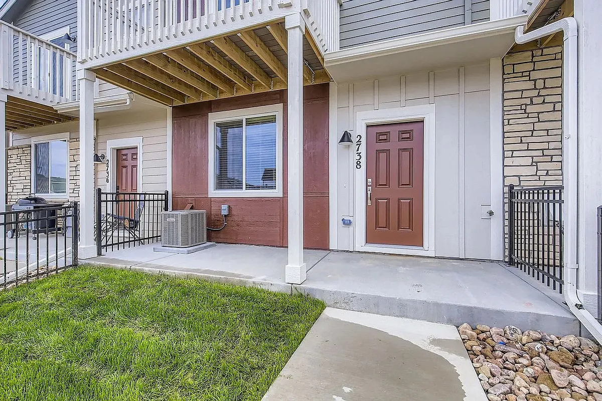 Building Photo - 2738 Bear Springs Cir