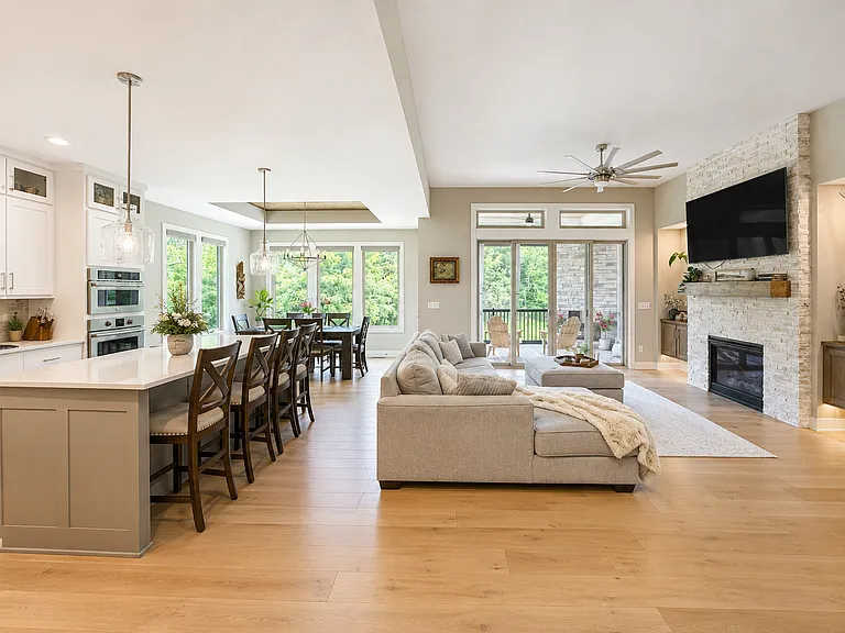 22700 Shadow Glen Dr — Photo 4