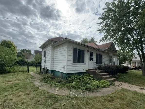 103 S Chicago Ave, Ladd, IL 61329