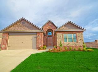 5599 Murfield Dr, Rogers, AR 72758