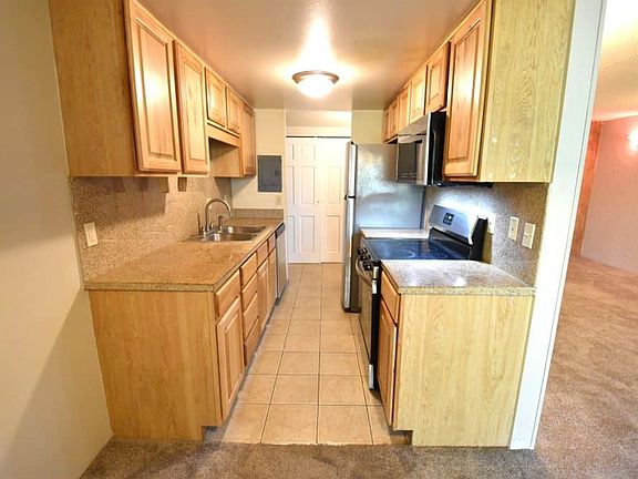 4th image of 805 29th St APT 201