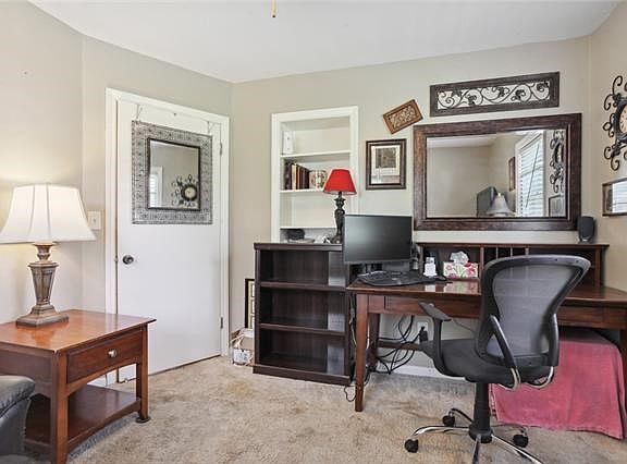4th image of 209 Myron Ave
