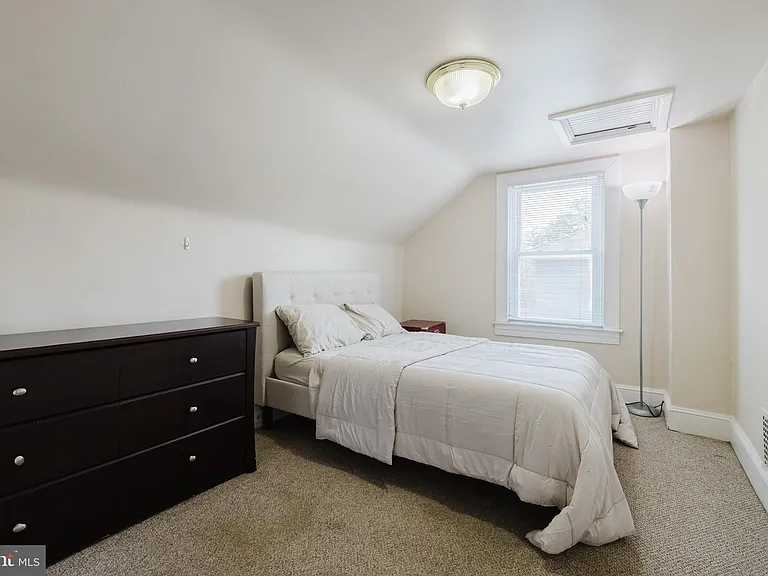 34 E Burke Ave — Photo 8