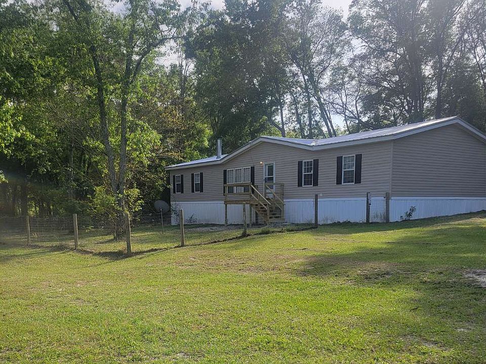 1st image of 300 SW Lottie Ct