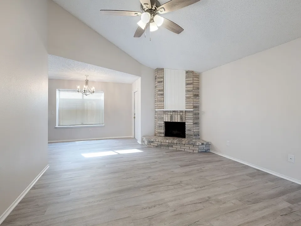 629 Fern Meadow Dr