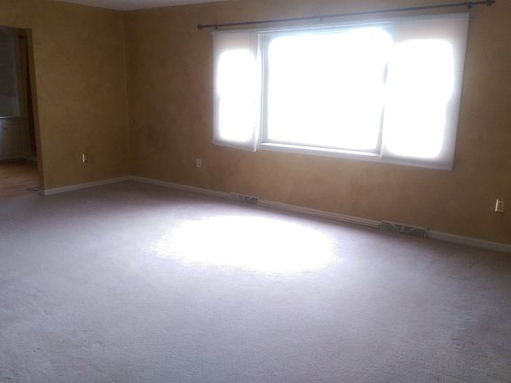 3rd image of 210 Meade Dr