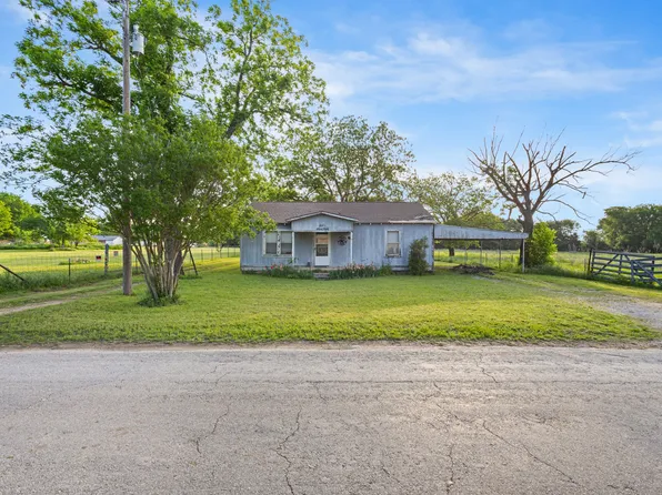 201 Proctor Ln, Sunset, TX 76270