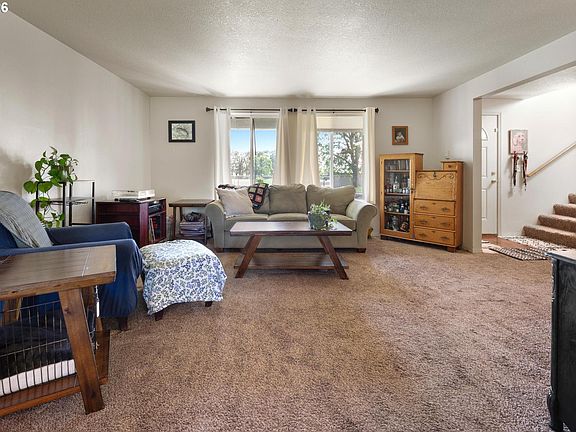 5th image of 58905 Alexandra Ln